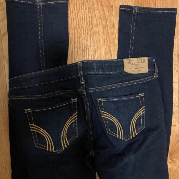 Hollister dark wash skinny jeans - Picture 2 of 5